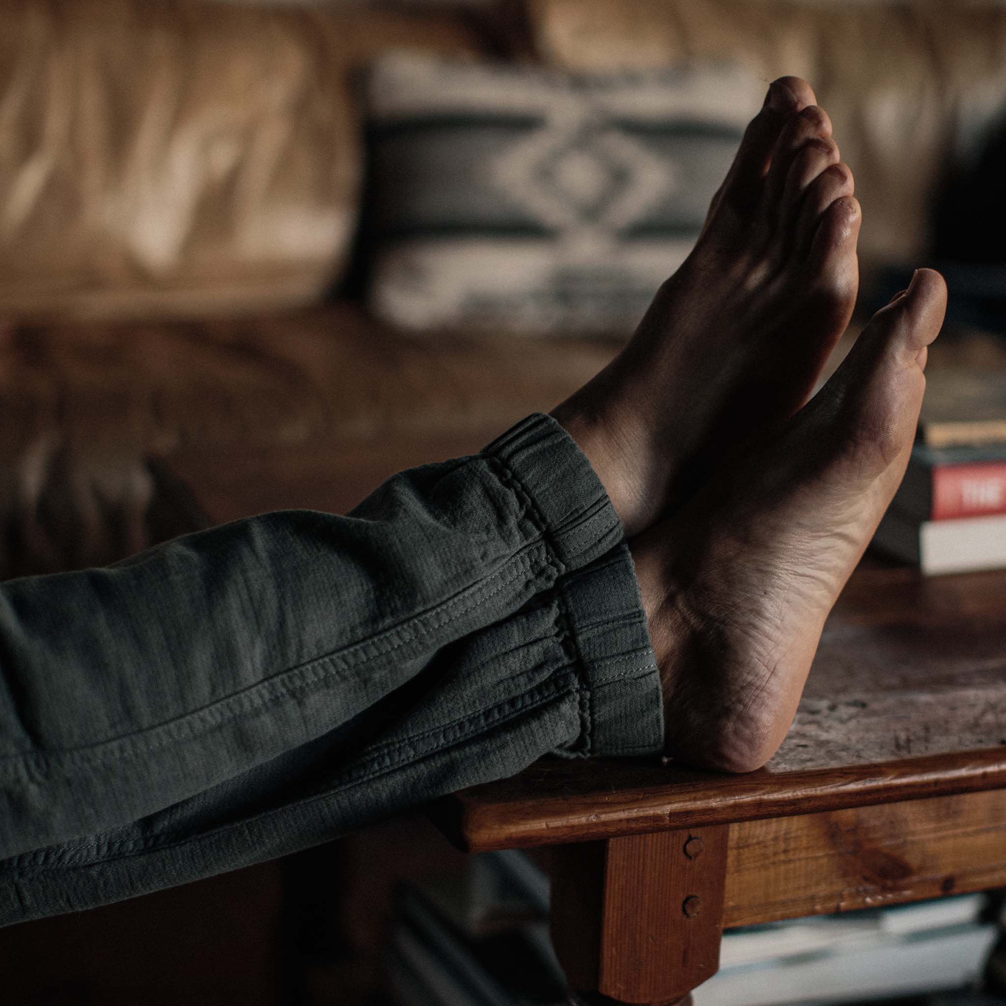 The Apres Pant in Charcoal Double Cloth ('21)